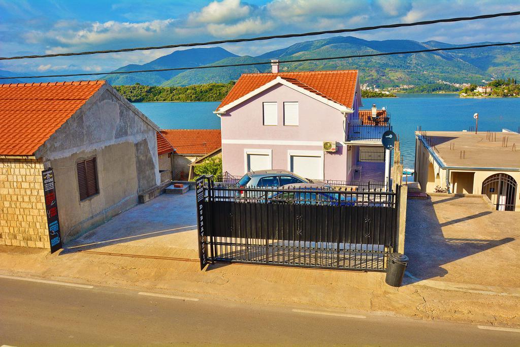 Apartments Bella Di Boka Tivat Exterior photo