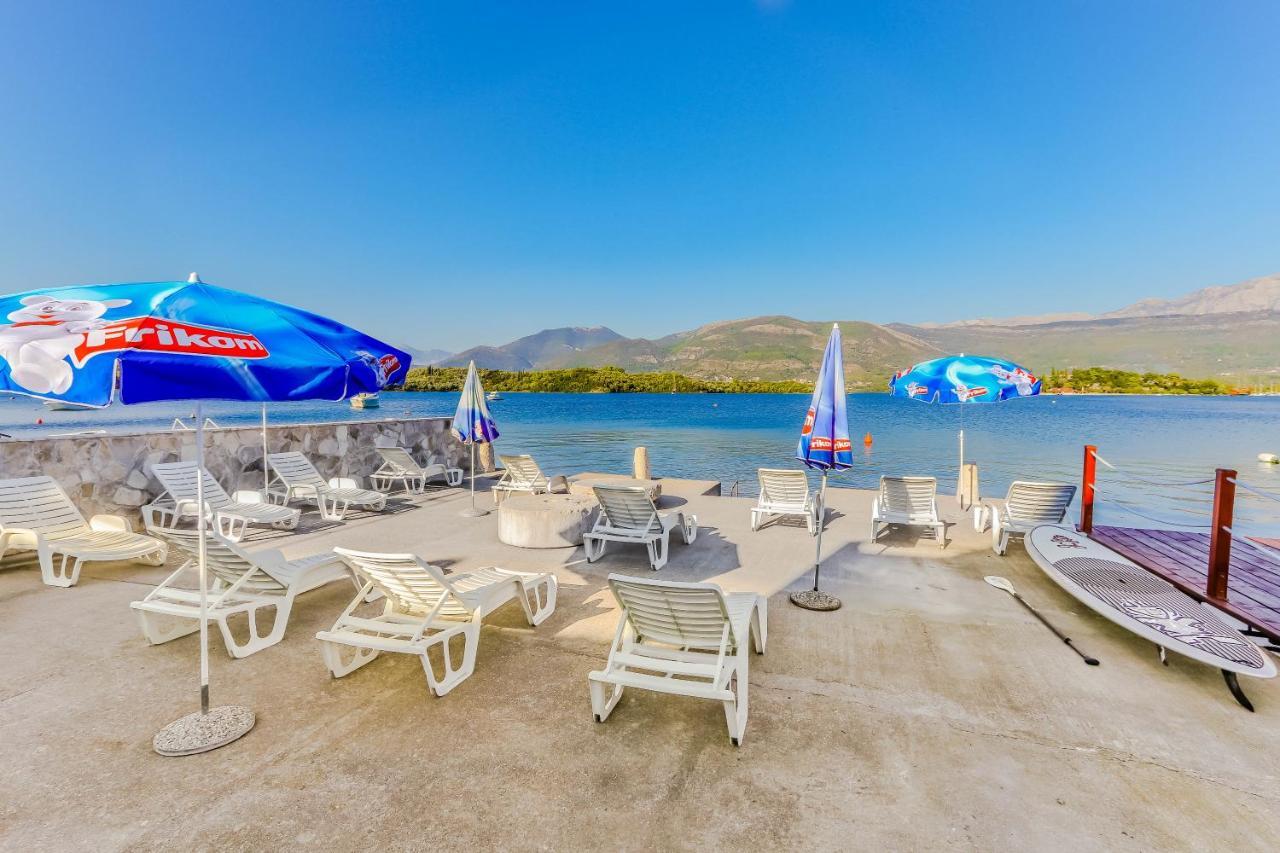 Apartments Bella Di Boka Tivat Exterior photo