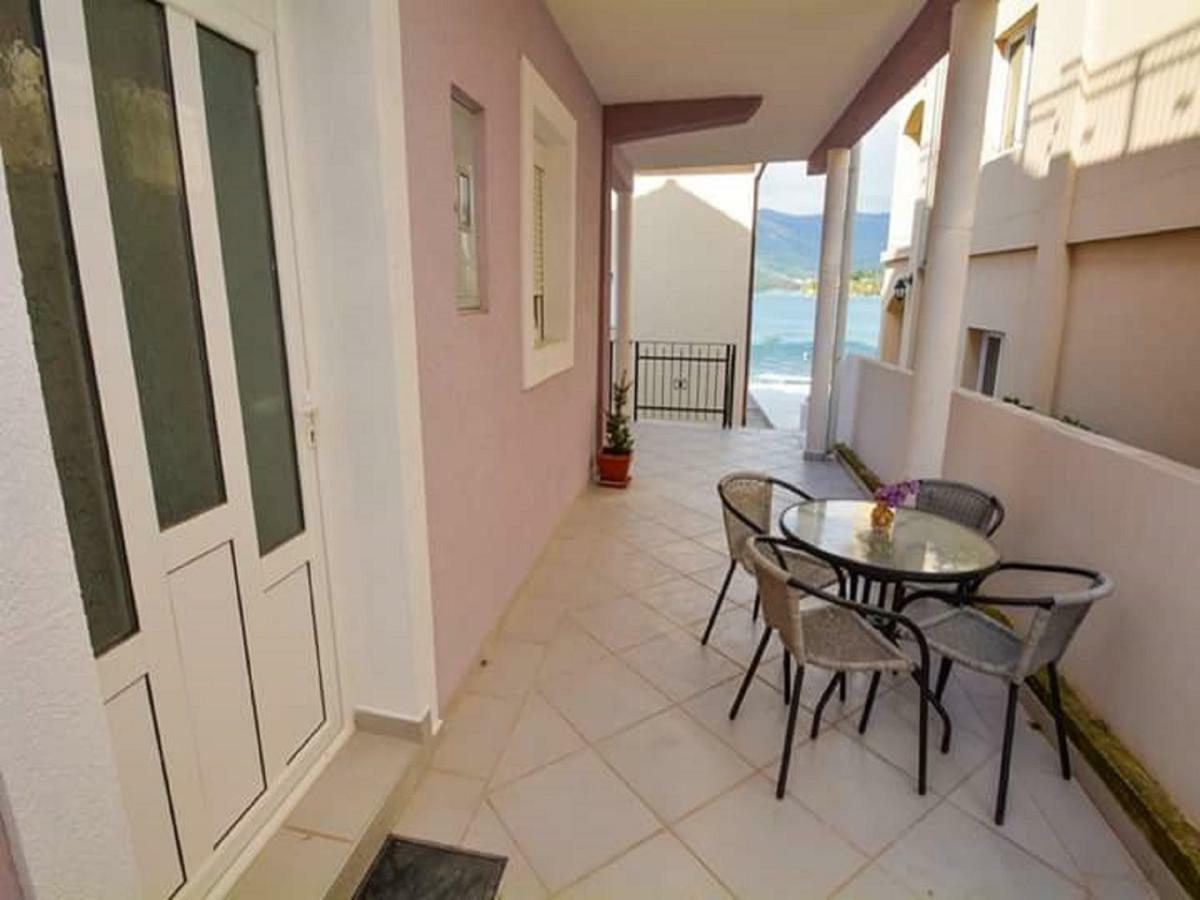 Apartments Bella Di Boka Tivat Exterior photo